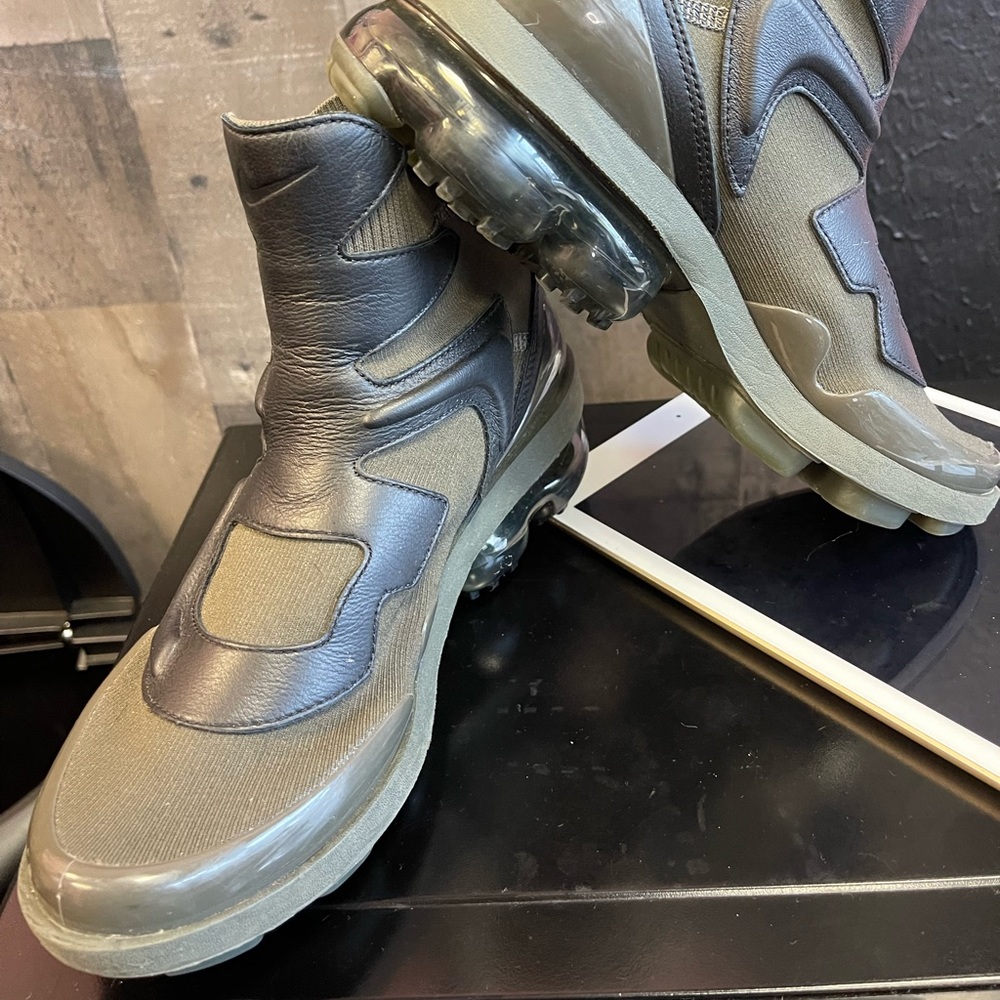 Authentic Nike Air Vapor Max Light 2